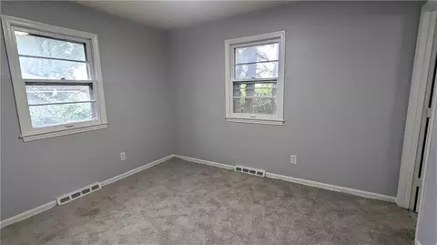 Bedroom - 4002 S Hocker Ave, Independence, MO 64055 photo 4 of 6