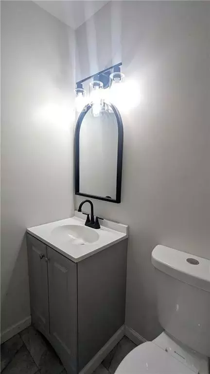 Bath - 4002 S Hocker Ave, Independence, MO 64055 photo 3 of 7