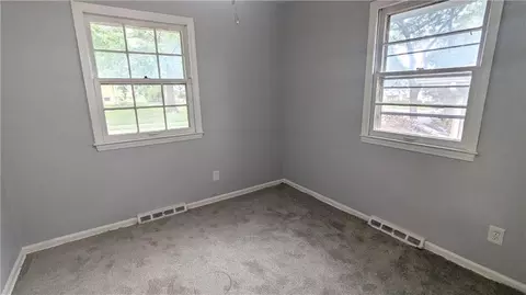 Bedroom - 4002 S Hocker Ave, Independence, MO 64055 photo 3 of 6