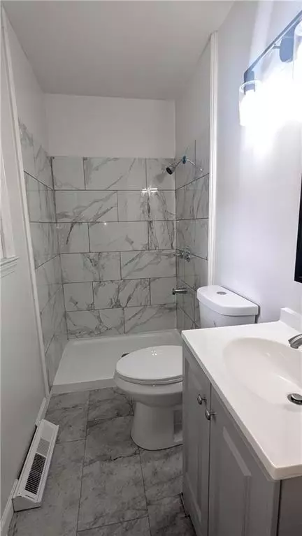 Bath - 4002 S Hocker Ave, Independence, MO 64055 photo 5 of 7
