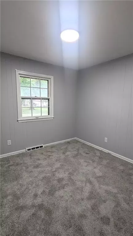 Bedroom - 4002 S Hocker Ave, Independence, MO 64055 photo 1 of 6