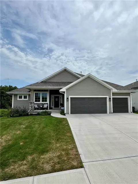 19367 W 114th Ter, Olathe, KS 66061