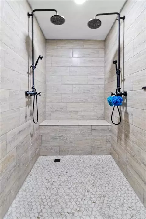 Bath - 395 NW 1101st Rd, Centerview, MO 64019 photo 4 of 8