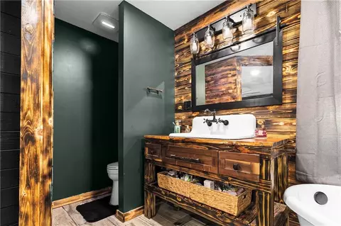 Bath - 395 NW 1101st Rd, Centerview, MO 64019 photo 6 of 8