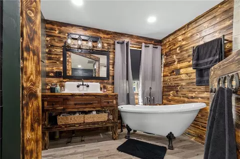 Bath - 395 NW 1101st Rd, Centerview, MO 64019 photo 8 of 8