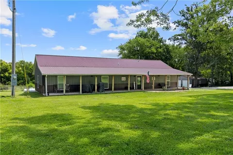 Exterior - 395 NW 1101st Rd, Centerview, MO 64019 photo 2 of 16