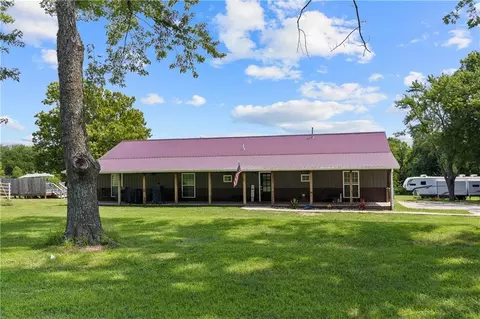 Exterior - 395 NW 1101st Rd, Centerview, MO 64019 photo 1 of 16