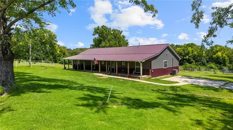 Exterior - 395 NW 1101st Rd, Centerview, MO 64019 photo 12 of 16