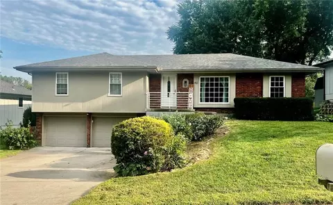 413 Pershing Ave, Liberty, MO 64068
