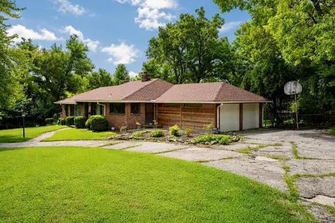 221 E 97th St, Kansas City, MO 64114