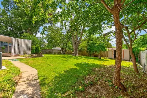 Exterior - 15309 E 44th Ter, Independence, MO 64055 photo 7 of 8