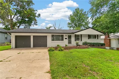 Exterior - 15309 E 44th Ter, Independence, MO 64055 photo 2 of 8