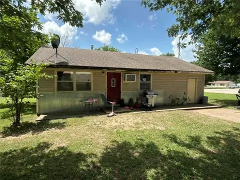 508 N 3rd St, Rich Hill, MO 64779