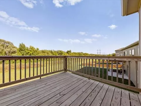 Exterior - 817 Shane Ct, Belton, MO 64012 photo 2 of 5