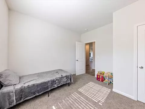 Bedroom - 817 Shane Ct, Belton, MO 64012 photo 3 of 8