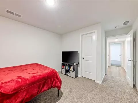 Bedroom - 817 Shane Ct, Belton, MO 64012 photo 6 of 8