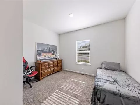 Bedroom - 817 Shane Ct, Belton, MO 64012 photo 4 of 8