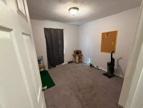 Bedroom - 8200 E 133rd Ter, Grandview, MO 64030 photo 2 of 4