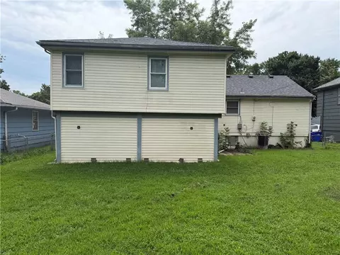 Exterior - 8200 E 133rd Ter, Grandview, MO 64030 photo 3 of 4