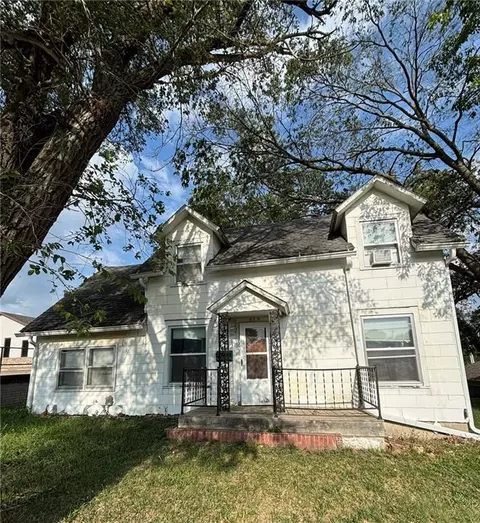 515 S Main St, Maryville, MO 64468