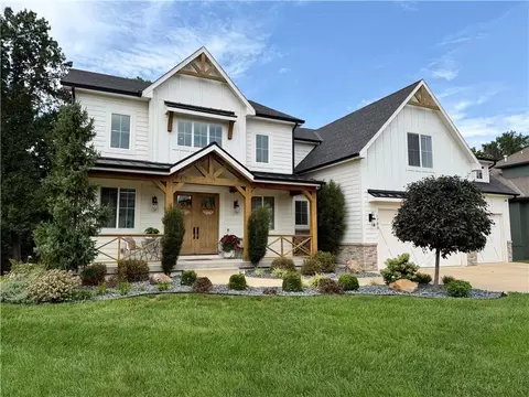 1788 Homestead Dr, Liberty, MO 64068