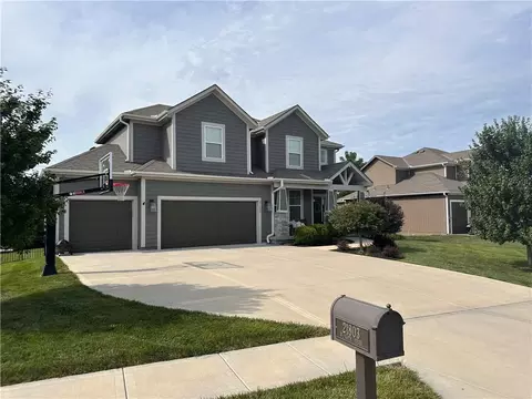 21803 W 46th Ter, Shawnee, KS 66226