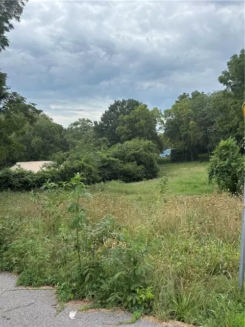 9310 E 18th St, Independence, MO 64052 photo 2