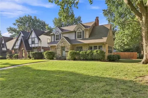 601 E 74th St, Kansas City, MO 64131