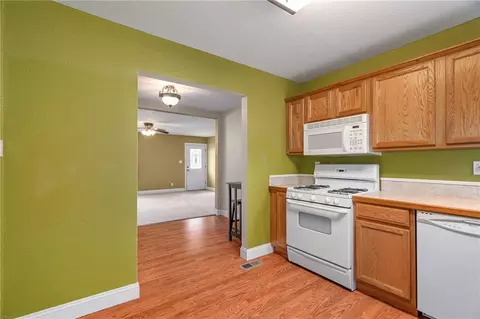 Entry Way - 329 E 12th St, Ottawa, KS 66067 photo 1 of 1