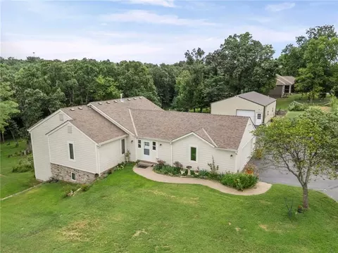 32435 W 91st St, De Soto, KS 66018