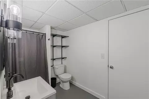 Bath - 17905 E Cheyenne Dr, Independence, MO 64056 photo 6 of 6