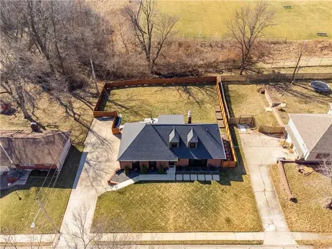 View/Area - 17905 E Cheyenne Dr, Independence, MO 64056 photo 2 of 3