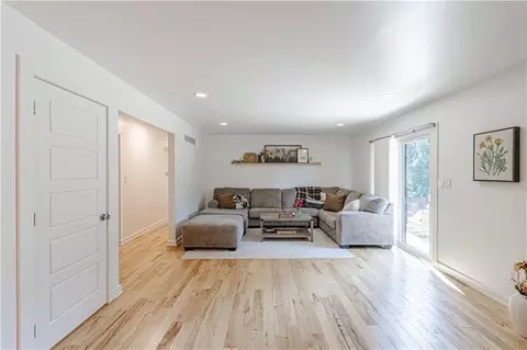 Living - 17905 E Cheyenne Dr, Independence, MO 64056 photo 2 of 4