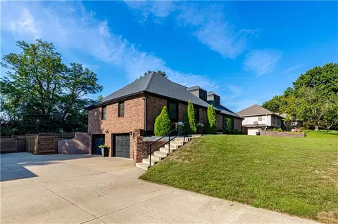 Exterior - 17905 E Cheyenne Dr, Independence, MO 64056 photo 3 of 6
