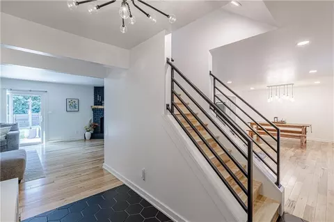 Entry Way - 17905 E Cheyenne Dr, Independence, MO 64056 photo 2 of 2
