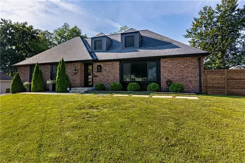 Exterior - 17905 E Cheyenne Dr, Independence, MO 64056 photo 2 of 6