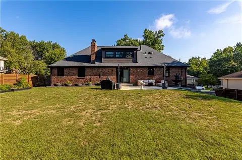 Exterior - 17905 E Cheyenne Dr, Independence, MO 64056 photo 5 of 6