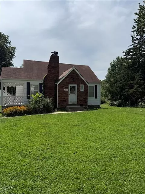 211 NE 82 Ter, Kansas City, MO 64118