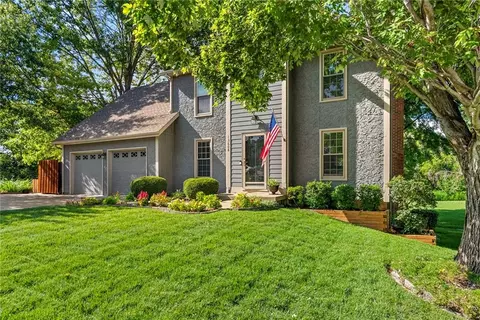 13608 W 68th St, Shawnee, KS 66216
