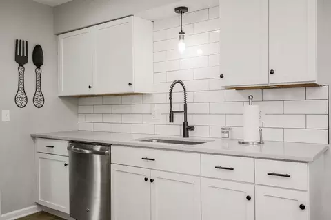 Kitchen - 18604 E 27th St, Independence, MO 64057 photo 1 of 4