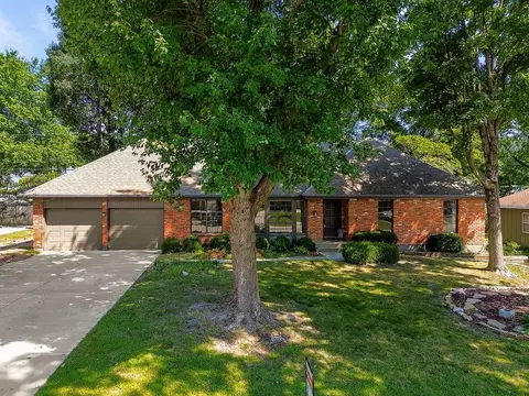 Exterior - 18604 E 27th St, Independence, MO 64057 photo 4 of 8