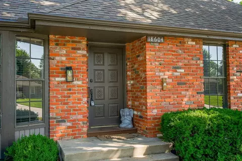 Exterior - 18604 E 27th St, Independence, MO 64057 photo 3 of 8