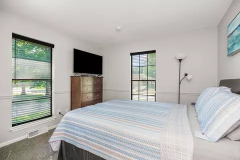 Bedroom - 18604 E 27th St, Independence, MO 64057 photo 4 of 4