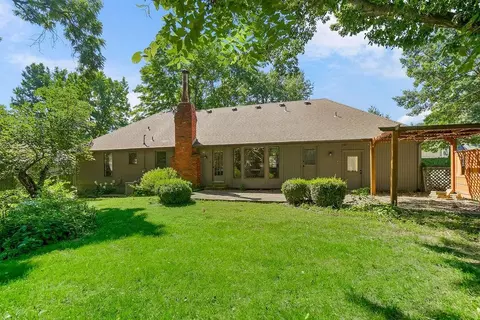 Exterior - 18604 E 27th St, Independence, MO 64057 photo 6 of 8