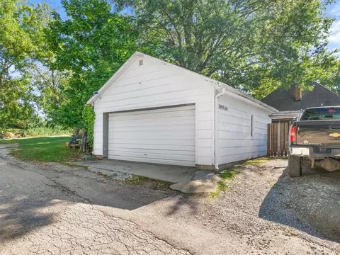 Exterior - 3405 Mitchell Ave, Saint Joseph, MO 64507 photo 5 of 6