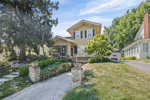 5532 Central St, Kansas City, MO 64113