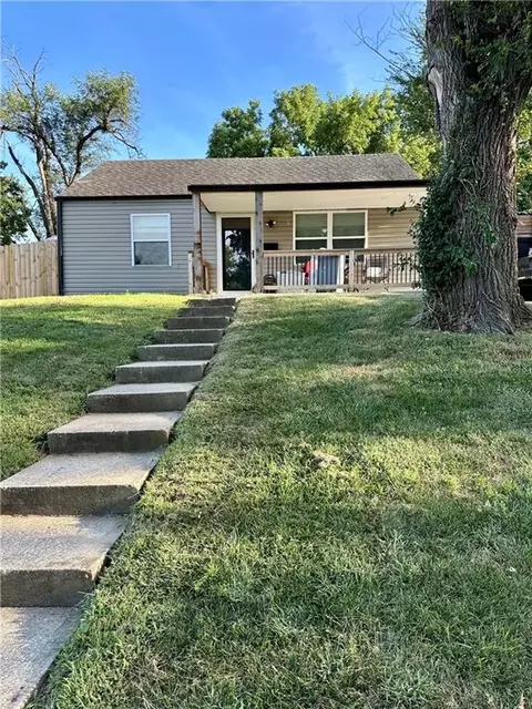 5201 Locust Ave, Kansas City, KS 66106