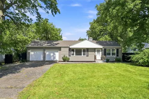 8810 E 71st Ter, Raytown, MO 64133