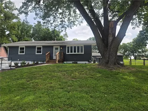 3741 N Brighton Ave, Kansas City, MO 64117
