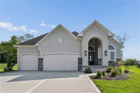 24948 W 98th Pl, Lenexa, KS 66227